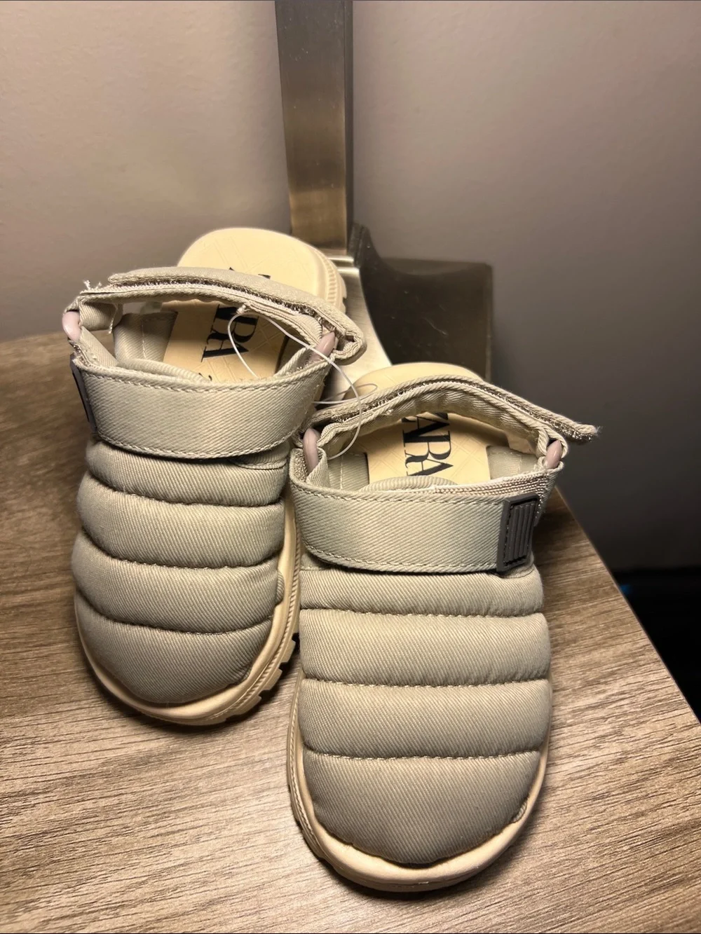 ZARA Kids Quilted Padded Slippers in Light Beige stock (14)